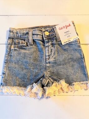 Cat & Jack Lace Trim Denim Shorts NWT Girls Cute Summer

⸻

📝 Description